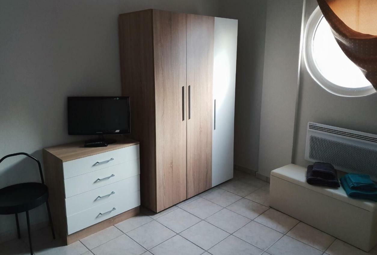 Nana Apartments Peraía Eksteriør bilde